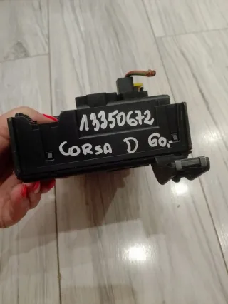 13350672 Блок предохранителей Opel Corsa D Арт e9806200, вид 4