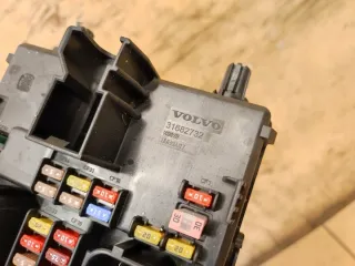 32209198 Блок предохранителей Volvo S60 3 Арт e9806600, вид 4
