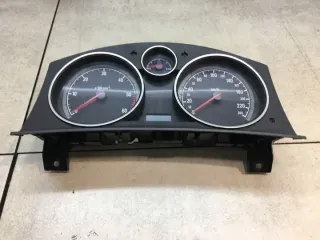 13216684 Щиток приборов (приборная панель) Opel Astra H Арт e9900643, вид 1