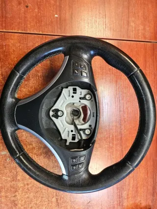 9123289 6769895 6956560 3051642 3057364 3051626 Руль BMW 1 E81/E82/E87/E88 Арт e9905889, вид 1
