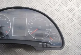 8E0920932A Щиток приборов (приборная панель) Audi A4 B7 Арт e10037069, вид 3