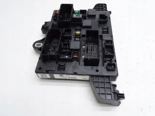 13343949 16553847713 Блок предохранителей Opel Astra J Арт e10084975, вид 4