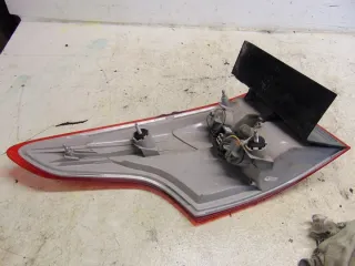 2010R- BM51-13404-G, BM5113404G, BM51-13404-H, BM5113404H Фонарь задний правый Ford Focus 3 Арт e10211786, вид 8
