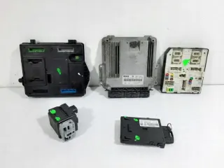 0281030135 237101074R 284B18853R 284B62069R-A 285909828R 8200604932 Блок управления двигателем Renault Scenic 3 Арт e10232441, вид 1