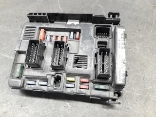 9650618480-00 Блок предохранителей Peugeot Partner 1 Арт e10372310, вид 1