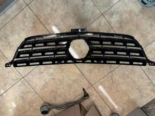 A1668800123 A1668800985 A1668807085 Решетка радиатора Mercedes ML/GLE W166 Арт e10416360, вид 2