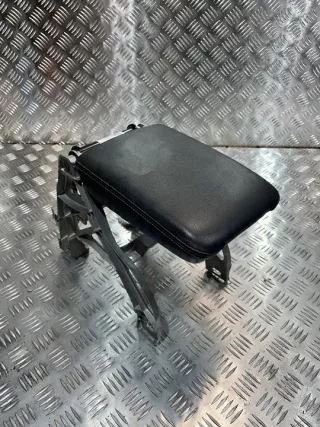 8W0864283A Подлокотник Audi A4 B9 Арт e10445420, вид 1