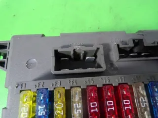 518823208 Блок предохранителей Land Rover Freelander 1 Арт e10484370, вид 7