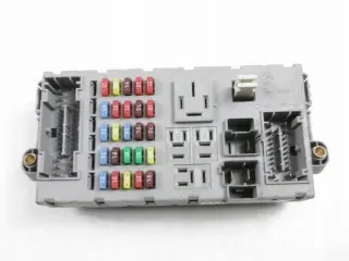 51744898 46520600 Блок предохранителей Fiat Punto 2 Арт e10511707, вид 1