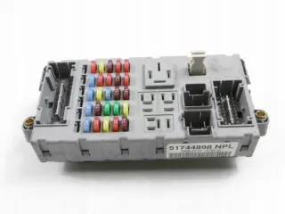 51744898 46520600 Блок предохранителей Fiat Punto 2 Арт e10511707, вид 2