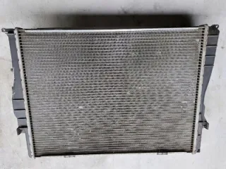 758165804 1689644 Радиатор (основной) BMW 3 E90/E91/E92/E93 Арт e10514701, вид 3