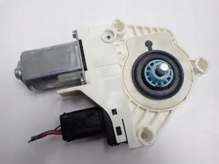 031322-A4042 Моторчик стеклоподъемника Tesla model Y Арт e10530752