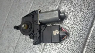 3B9839751 Моторчик стеклоподъемника Volkswagen Passat B5 Арт e10531744, вид 3