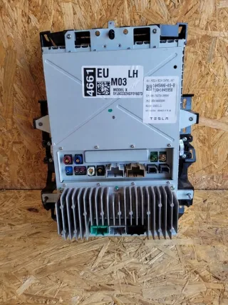 1045006-03-B Блок навигации Tesla model X Арт e10565960, вид 10