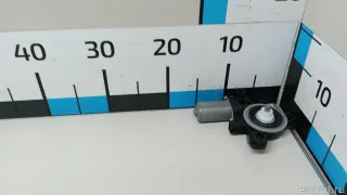 0009060908 Mercedes Benz Моторчик стеклоподъемника Mercedes B W247 Арт E103106624, вид 4