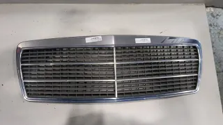 A2108800083 Решетка радиатора Mercedes E W210 Арт 9293738