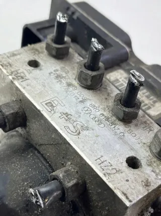 6r0907379ah 0265239009 6r0614517 6r0614517o Блок ABS Audi A1 Арт e10611705, вид 6