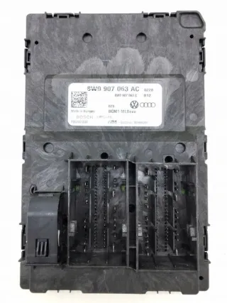 8W0907063AC Блок предохранителей Audi A4 B9 Арт e12681546, вид 1