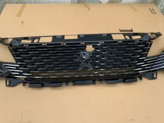 9836828477 Решетка радиатора Peugeot 3008 2 Арт e12674811, вид 3
