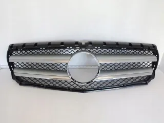 A2468880260 Решетка радиатора Mercedes B W246 Арт e12616294, вид 1