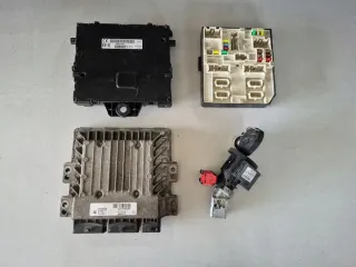 S180193133A 237105093R 284B67570R Блок управления двигателем Renault Master 3 Арт e12590364, вид 1