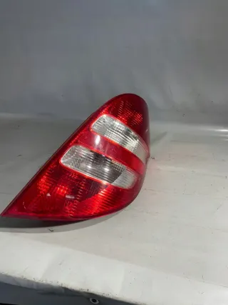 A1698200464 Фонарь задний правый Mercedes A W169 Арт e12581127, вид 2