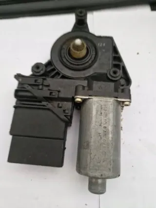 9776105406301 Моторчик стеклоподъемника Volkswagen Golf 4 Арт e12532455, вид 2
