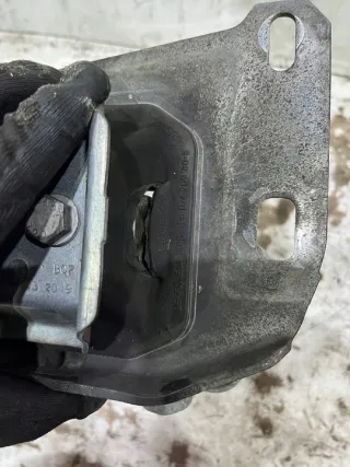 9813699680 Подушка крепления КПП Peugeot 3008 2 Арт e12524285, вид 3