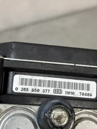 8201128481 0265950377 Блок ABS Renault Clio 3 Арт e12504525, вид 3