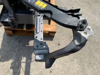 GX73-8C607-AD GX73-8C607 Передняя панель крепления облицовки (телевизор) Jaguar XF 260 Арт e12497592, вид 10