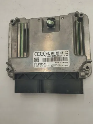 03L906018CN Блок управления двигателем Audi Q3 1 Арт e12481700, вид 1