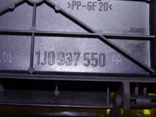 1J0937550AA Блок предохранителей Volkswagen Golf 4 Арт e12444823, вид 2