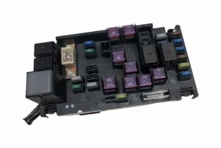 82241FJ010 Блок предохранителей Subaru XV 1 Арт e12444347, вид 4
