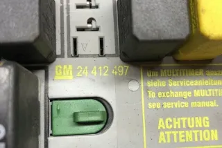 F75_ 24412497 Блок предохранителей Opel Zafira A Арт e12443071, вид 4