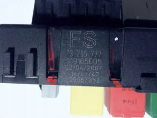 13205777FS 519165005 Блок предохранителей Opel Vectra C  Арт e12442714, вид 4