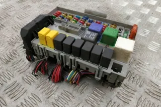 F75_ 24412497 Блок предохранителей Opel Astra G Арт e12442274, вид 1