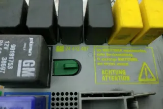 F75_ 24412497 Блок предохранителей Opel Astra G Арт e12442274, вид 5