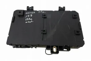 24453850 Блок предохранителей Opel Astra H Арт e12442168, вид 3