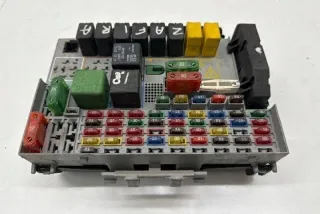 24412497 Блок предохранителей Opel Astra H Арт e12442114, вид 1
