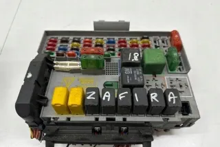 24412497 Блок предохранителей Opel Astra H Арт e12442114, вид 3