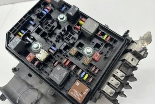 39019184 Блок предохранителей Opel Astra K Арт e12441862, вид 3