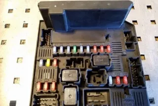 284B7JD000 Блок предохранителей Nissan Qashqai 2 Арт e12441718, вид 3