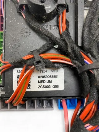 A2059068501 Блок предохранителей Mercedes C W205 Арт e12439535, вид 6