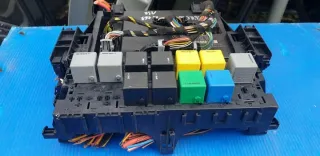A1695405545 A1695450001 a1695405545 a1695450001 Блок предохранителей Mercedes A W169 Арт e12439428, вид 1