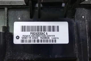 P68242830AC Блок предохранителей Jeep Grand Cherokee IV (WK2) Арт e12438685, вид 9