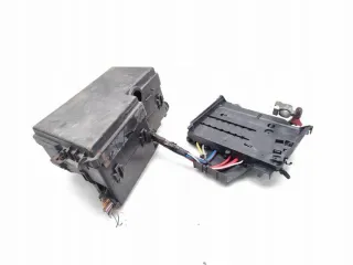 AV6T-14A067-BB Блок предохранителей Ford Focus 3 Арт e12437430, вид 1