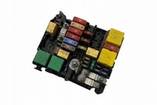 9804848580 Блок предохранителей Citroen C4 2 Арт e12436671, вид 3