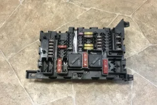 9360501 Блок предохранителей BMW i3 Арт e12435849, вид 1