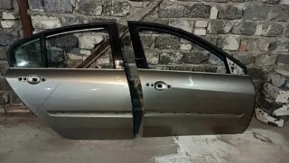 1111111111112 Дверь передняя правая Renault Laguna 3 Арт e12432451, вид 1