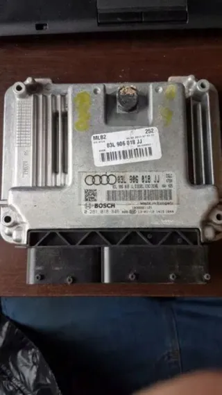 03L906018JJ Блок управления двигателем Audi A4 B8 Арт e12419578, вид 1
